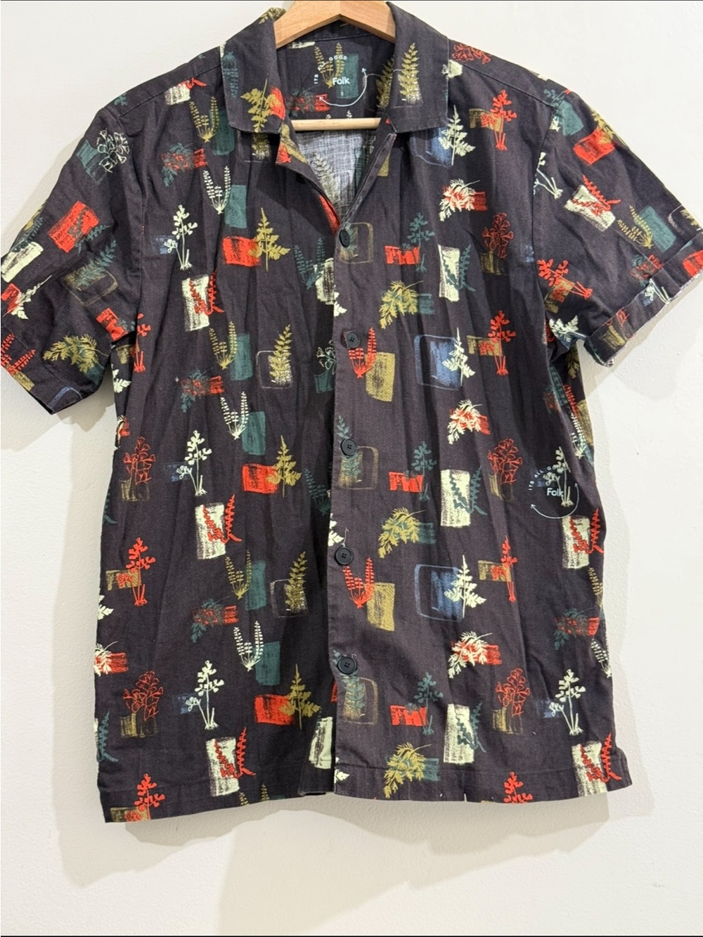 Folk Black Short-Sleeve Button-Up Shirt with Multicolor Botanical Print